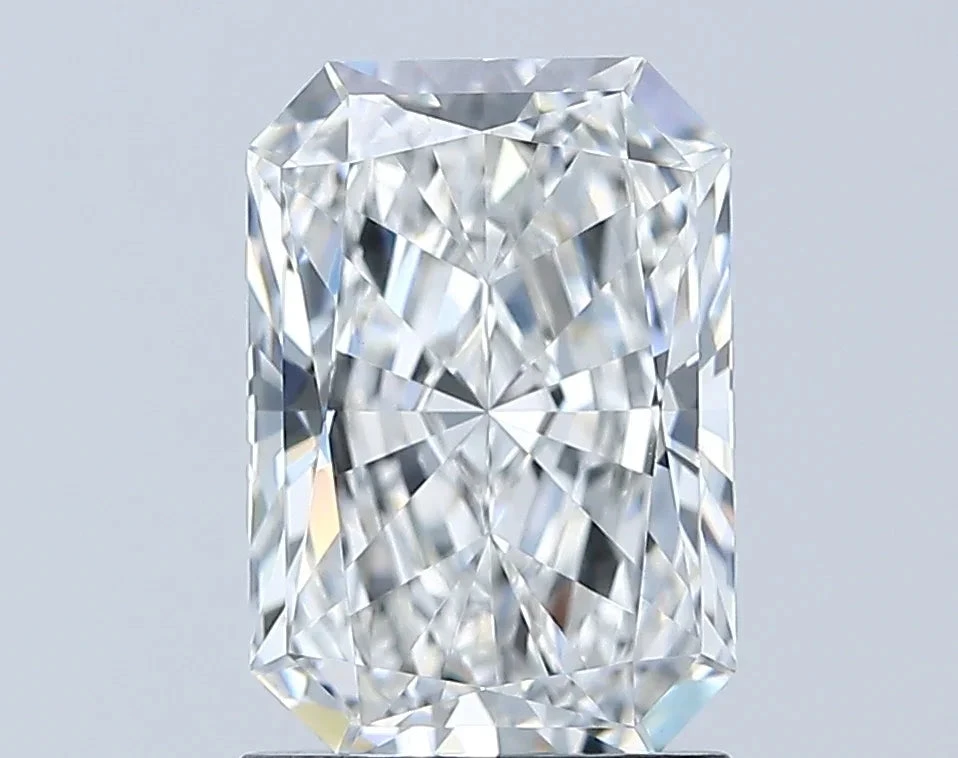 1.57Ct F VVS2 IGI Certified Radiant Lab Grown Diamond(Diamond 24 632404359) 3 1.57Ct F VVS2 IGI Certified Radiant Lab Grown Diamond(Diamond 24 632404359)