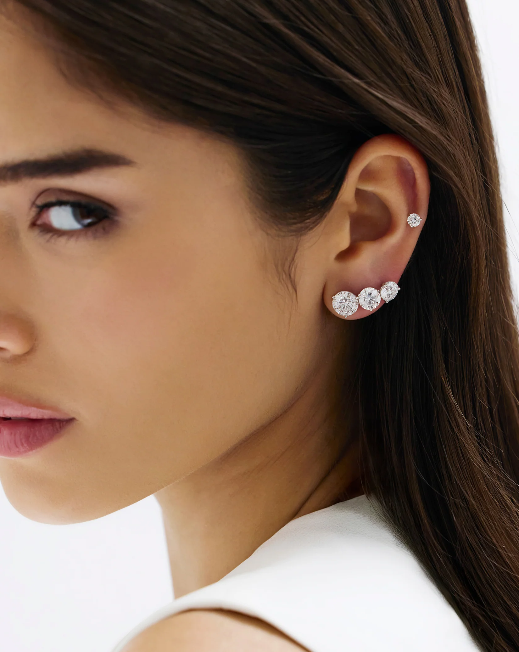 NEWWORLD DIAMONDS -NEWWORLD DIAMONDS ROUND LAB DIAMOND STUDS HOVER